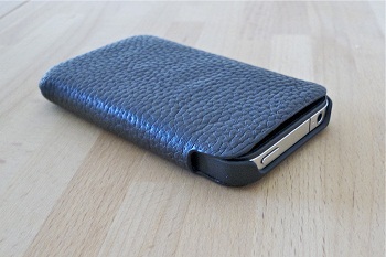 iPhone 4 in una Sena UltraSlim per 3GS iPhone 4 in una Sena UltraSlim per 3GS