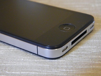 Bordo in metallo di iPhone 4 perfetto anche dopo 9 mesi
