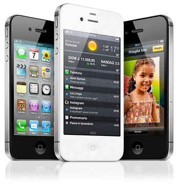 iPhone 4S è disponibile da subito sia in bianco che in nero iPhone 4S è disponibile da subito sia in bianco che in nero